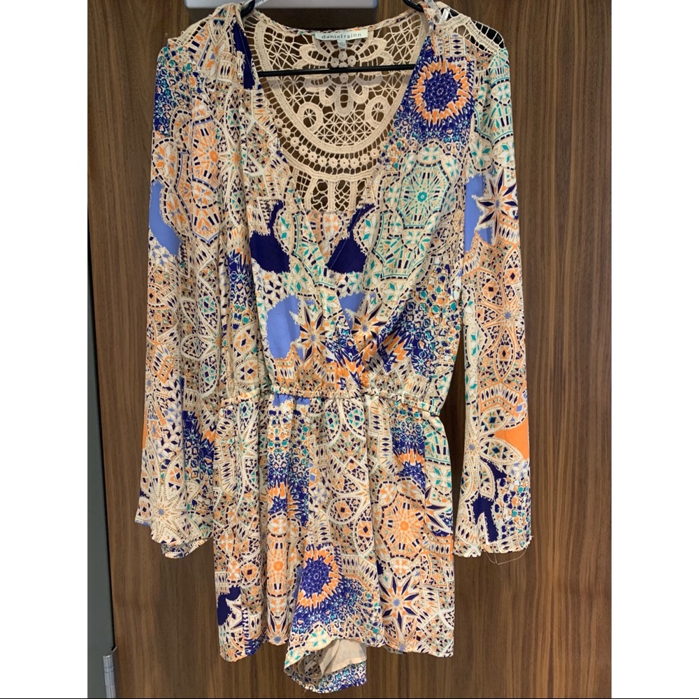 Beautiful Daniel Rainn romper - Picture 2 of 3